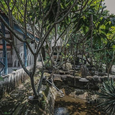 Hotel Reddoorz Near Pantai Florida Anyer Serang Exteriér fotografie