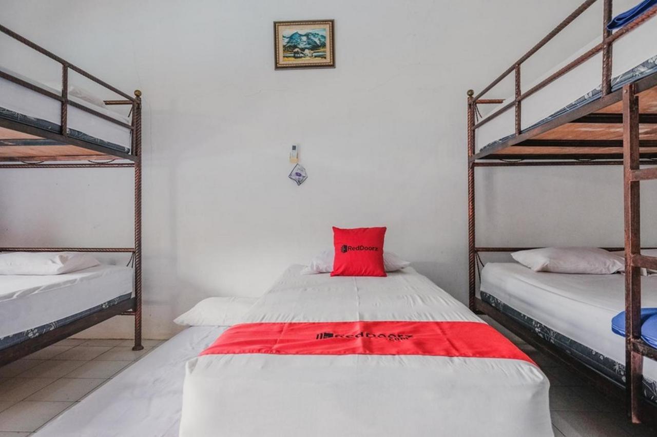 Hotel Reddoorz Near Pantai Florida Anyer Serang Exteriér fotografie