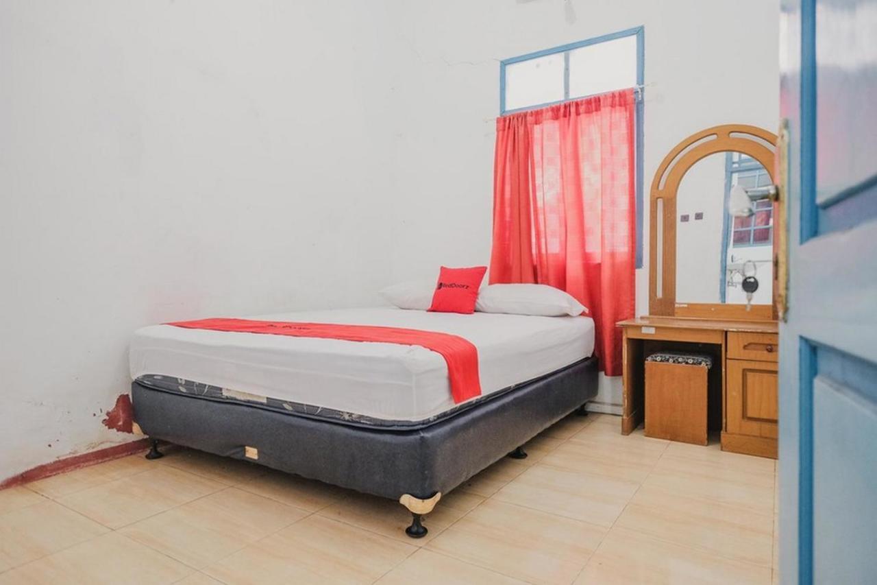Hotel Reddoorz Near Pantai Florida Anyer Serang Exteriér fotografie