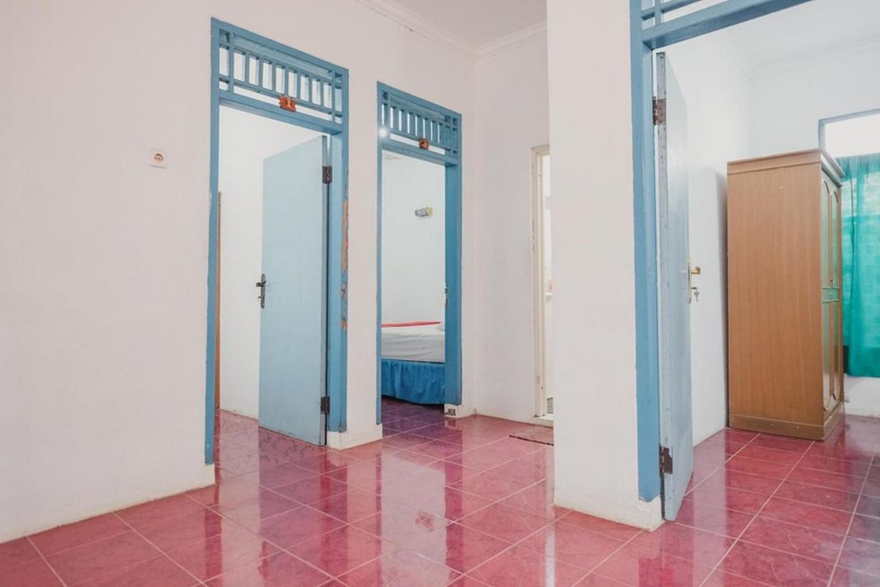 Hotel Reddoorz Near Pantai Florida Anyer Serang Exteriér fotografie