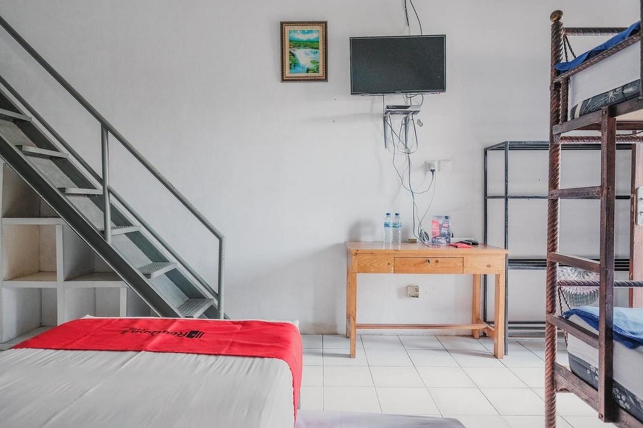 Hotel Reddoorz Near Pantai Florida Anyer Serang Exteriér fotografie