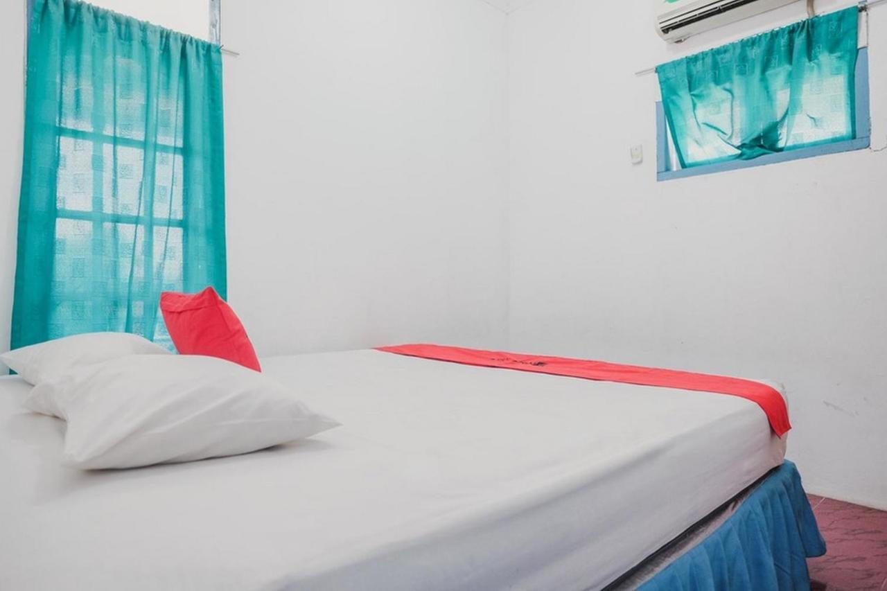 Hotel Reddoorz Near Pantai Florida Anyer Serang Exteriér fotografie
