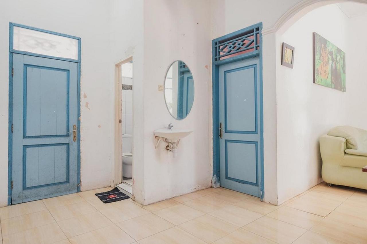 Hotel Reddoorz Near Pantai Florida Anyer Serang Exteriér fotografie
