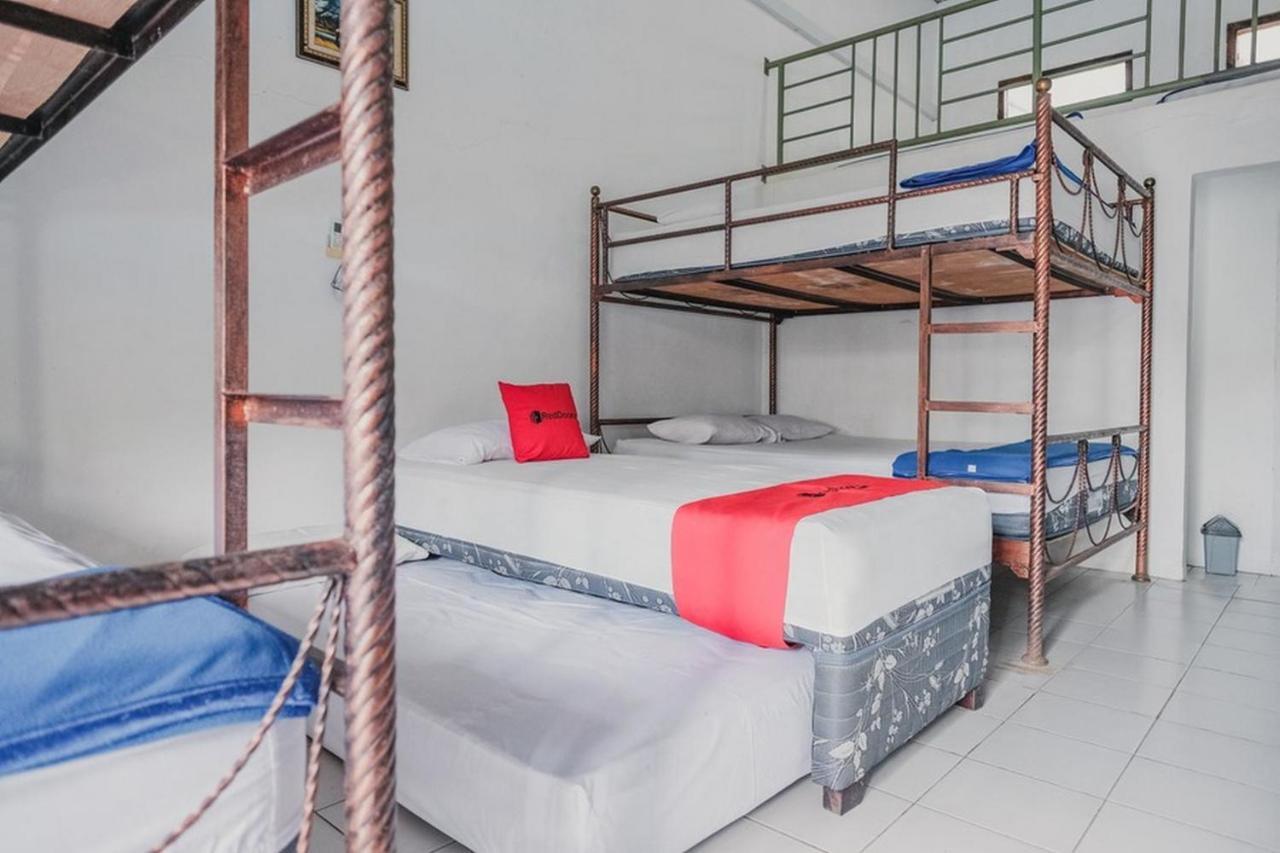 Hotel Reddoorz Near Pantai Florida Anyer Serang Exteriér fotografie