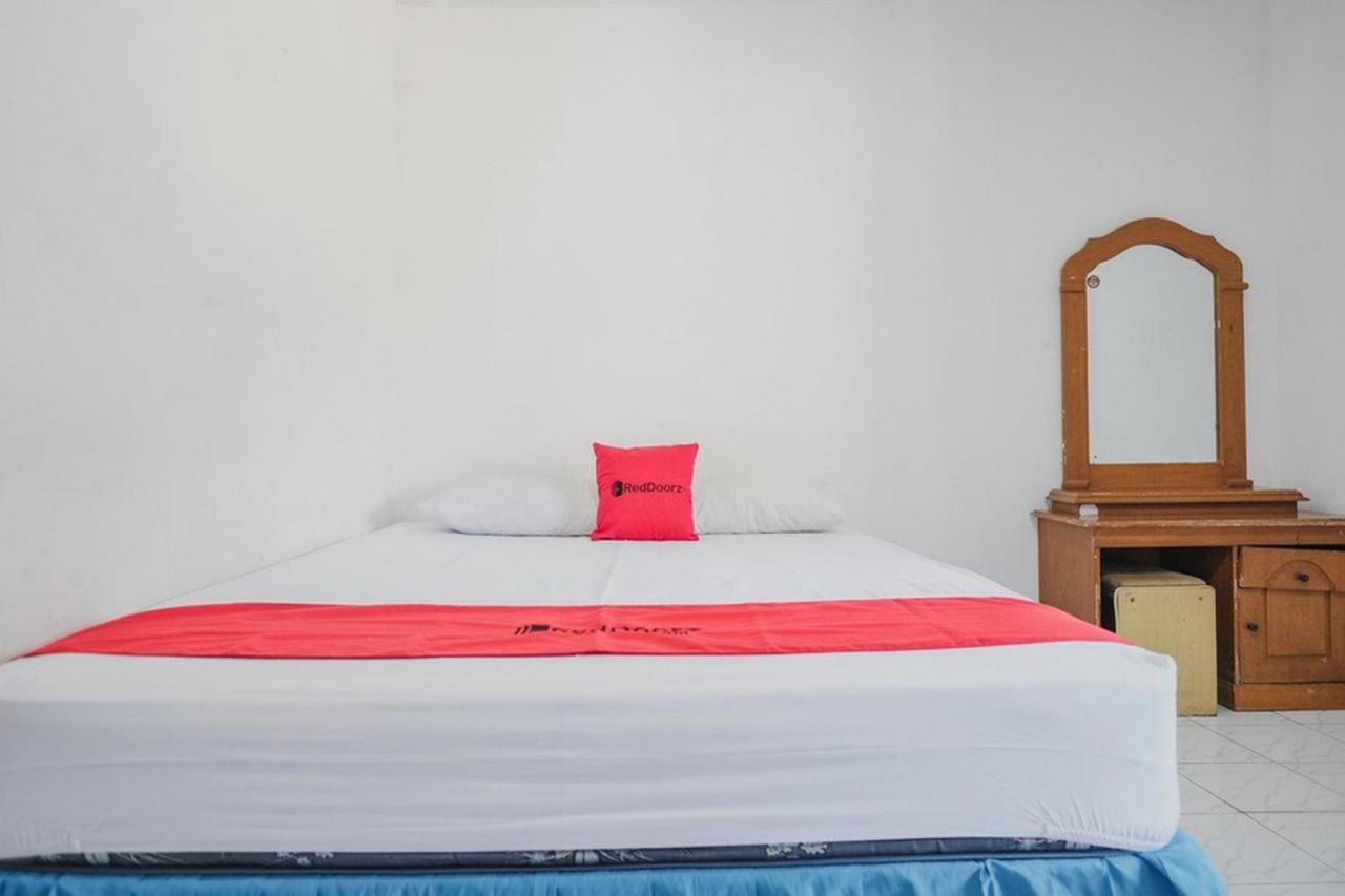 Hotel Reddoorz Near Pantai Florida Anyer Serang Exteriér fotografie